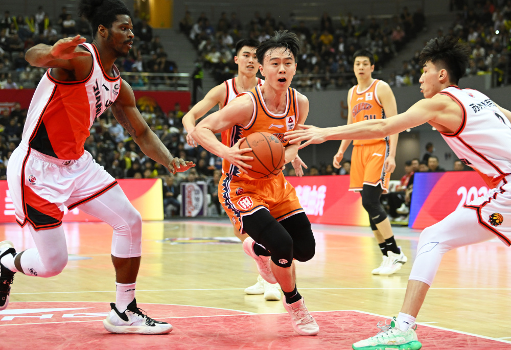 体育篮球cba季后赛苏州肯帝亚胜上海久事2