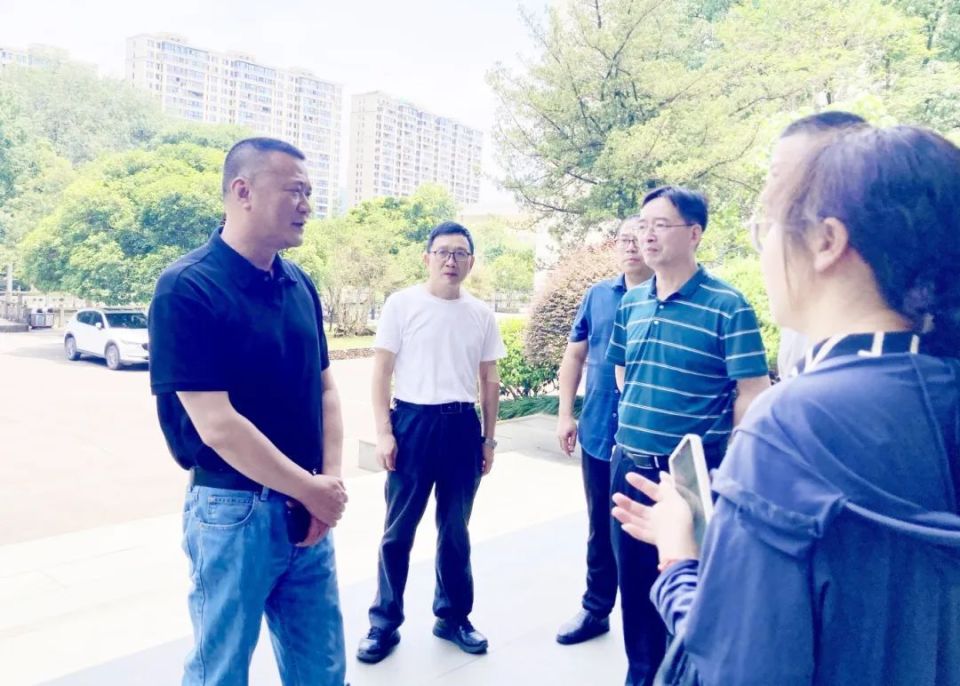 胡刚调研育才高级中学和遂昌中学
