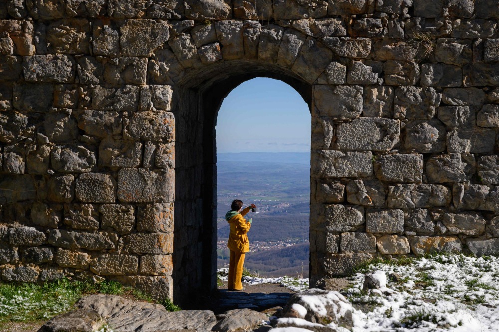 法国蒙塞居尔古城堡_腾讯新闻