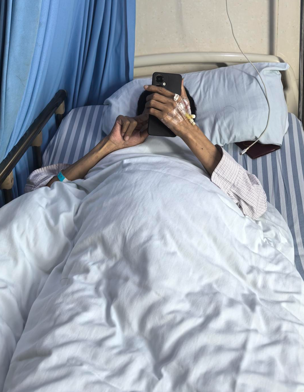 赖某某在大竹县中医院住院治疗 视频截图与家人失联十年自称"没挣到