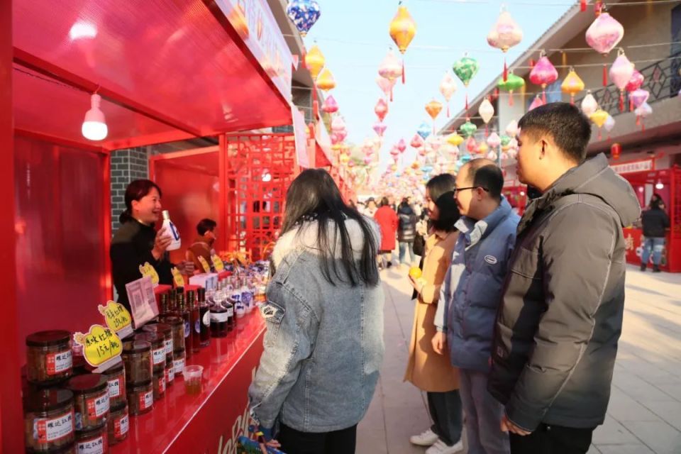 宁明县：产业集成示范街开街 特色农产品助力乡村振兴_腾讯新闻
