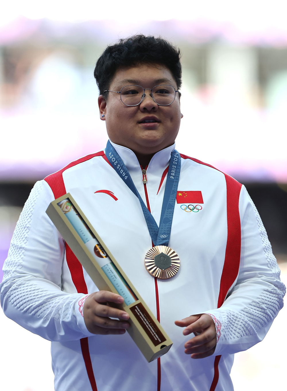 巴黎奥运会丨田径——女子铅球颁奖仪式举行