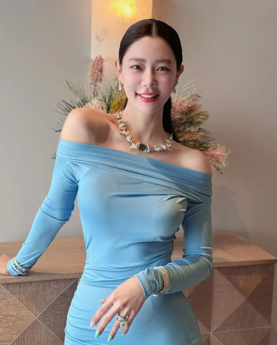 韩国女神克拉拉(李成敏) 迷人外貌性感好身材