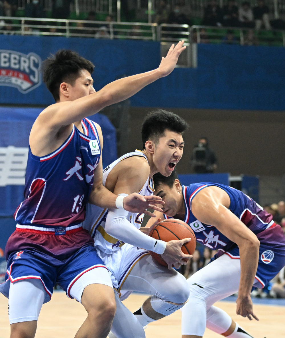 篮球cba常规赛天津先行者不敌北京控股2