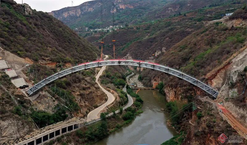 早fun丨节奏上头,音乐洗脑!昆明方言歌曲"买买伞"来了