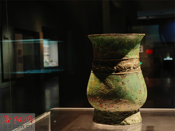 觯zhì：古代饮酒器皿（文物名称中的生僻字）_腾讯新闻