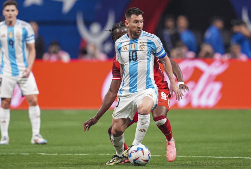 美洲杯:阿根廷旗开得胜轻取加拿大,梅西狂奔60码打快攻