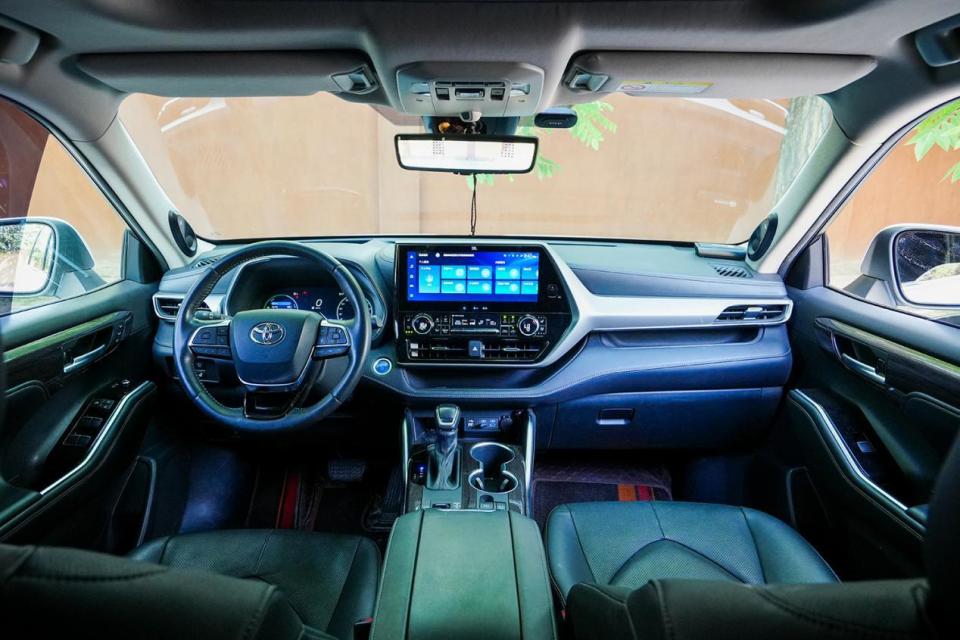 合资家用大空间suv,买新还是买旧,探陆对比汉兰达