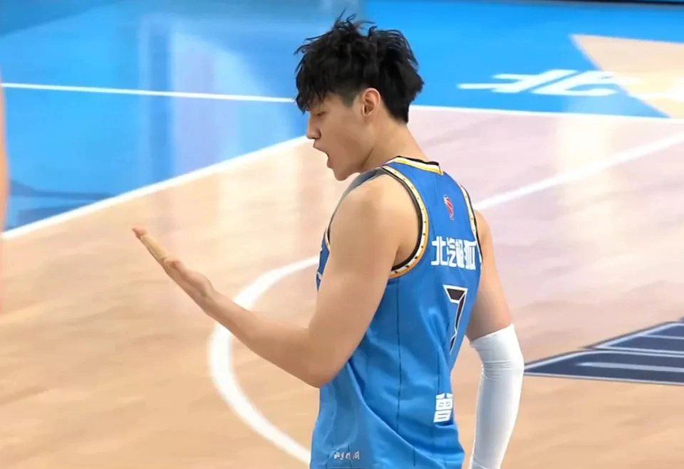 北京男篮89-85险胜江苏，周琦7+8，谁是赢球最大功臣，数据很清楚！_腾讯新闻