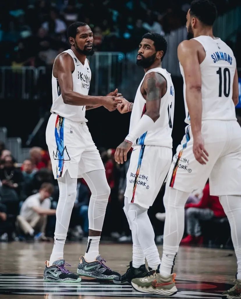 因此很多网友调侃,沃恩下课都怪杜兰特,kd把他带到了不该有的高度.