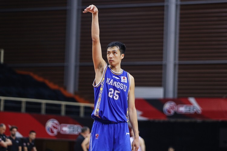 媒体人前江苏球员郑祺龙加盟nbl安徽文一成为父亲郑武麾下一员