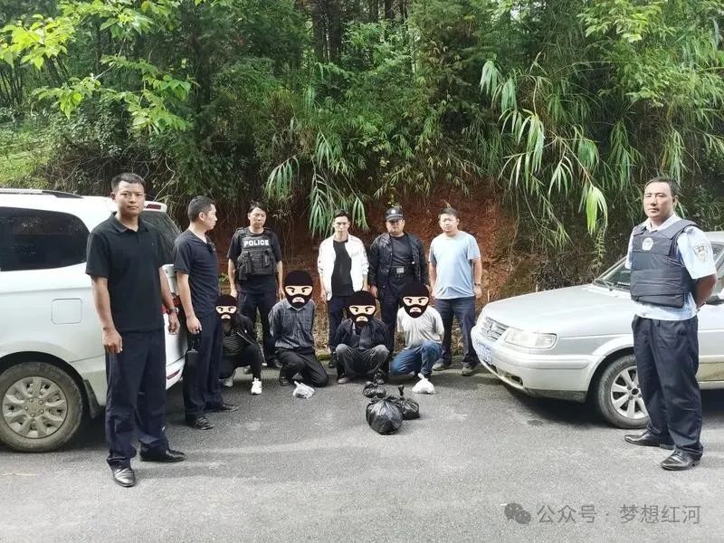 红河县:4名"扒手"被抓,一查还是