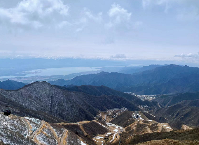 一山遍览白雪春花,海陀山顶戴雪如绵_腾讯新闻