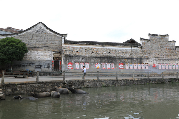 欧氏宗祠,位于嘉禾县珠泉镇平世村,乾隆三十五年建,占地面积400平方米