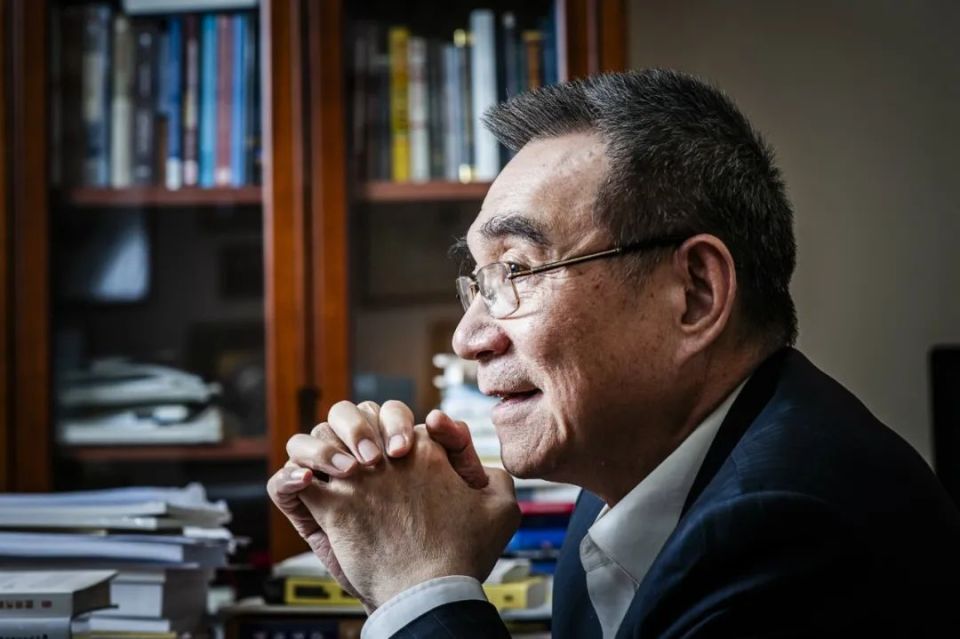 林毅夫:真正的书房在心里_腾讯新闻