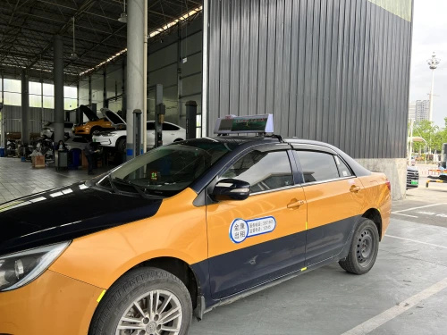 小里帮忙|新能源出租车电瓶亏电索赔被拒,店方:保养缺失自费更换_腾讯