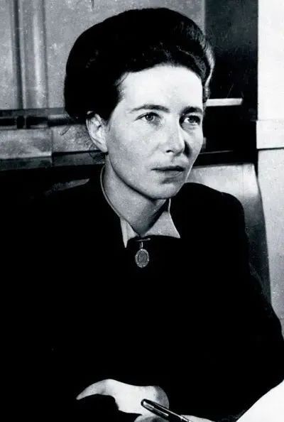 西蒙娜·德·波伏娃开幕式现场虽然只有9位女性雕像,但实际上原定有