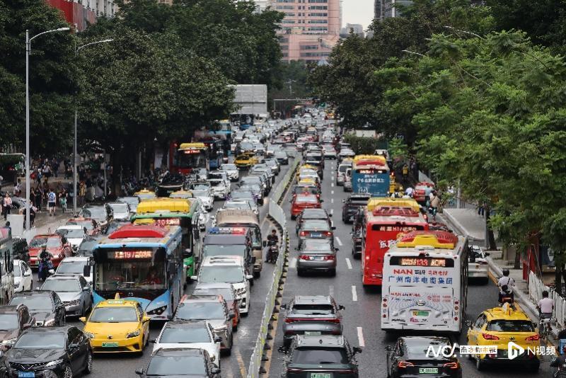 广州7月起实施外籍车高峰限行,看新规公布当天晚高峰有多堵