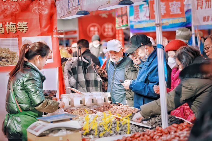 赶大集购年货图片