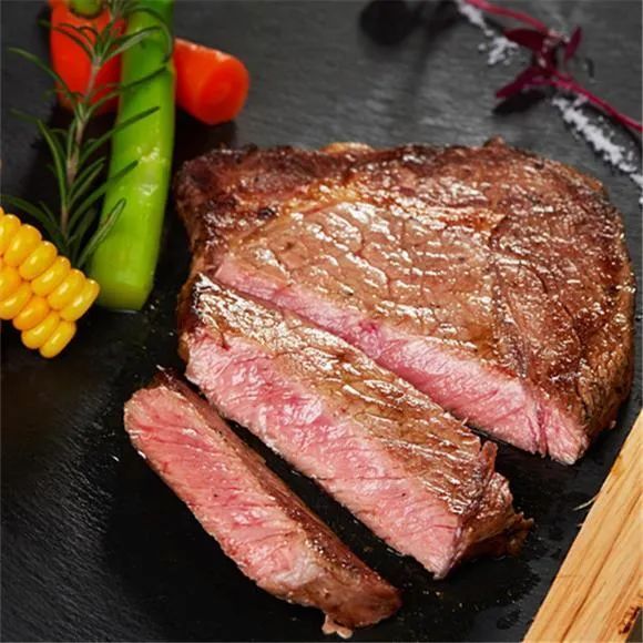 话不多说直接上图经典菜式:安格斯牛排安格斯牛惊艳肉质,口感