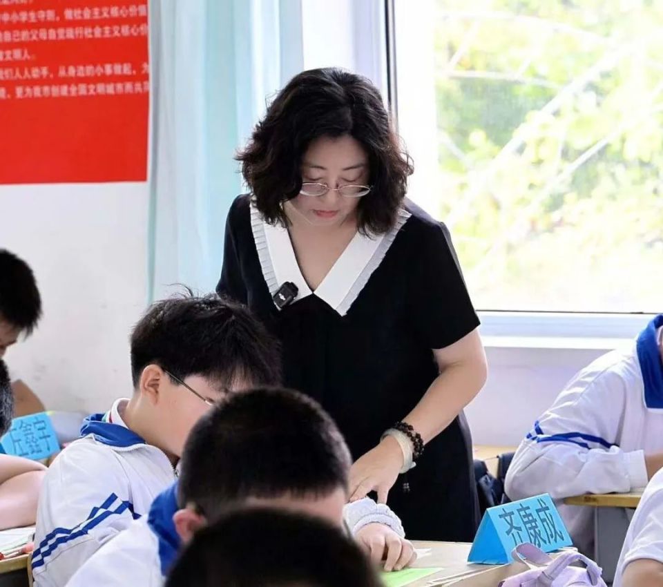 痴心一片终不悔 只为桃李竞相开