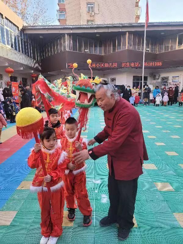 非遗传承人 | 张连水:与龙为伴40余载,年近七旬舞动21米长龙_腾讯新闻