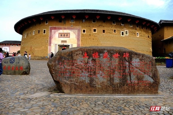 打卡福建土楼,探寻客家文化的建筑色彩