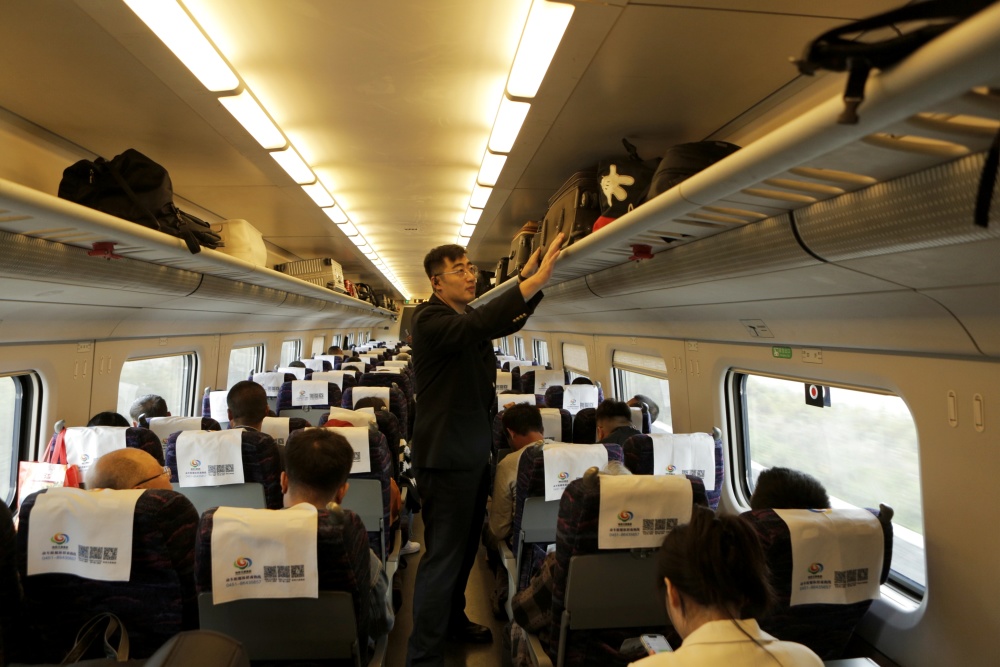 美媒高铁成中国人城际出行首选