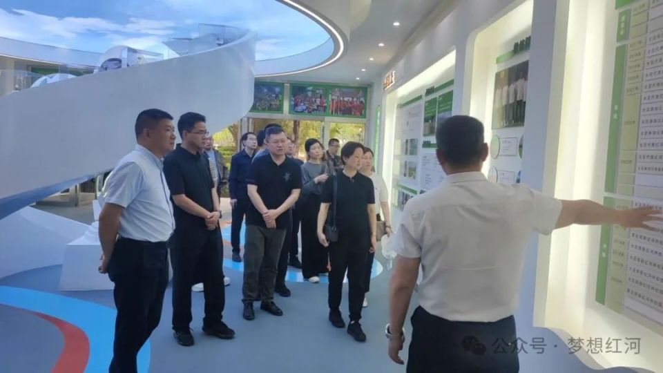 上海市长宁区天山街道,新华街道,江苏街道代表团赴红