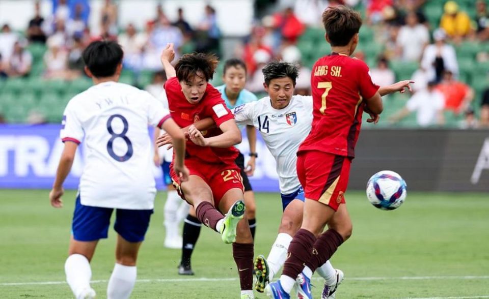 23岁女足国脚邵子钦加盟本菲卡，剑指女足欧冠！_腾讯新闻