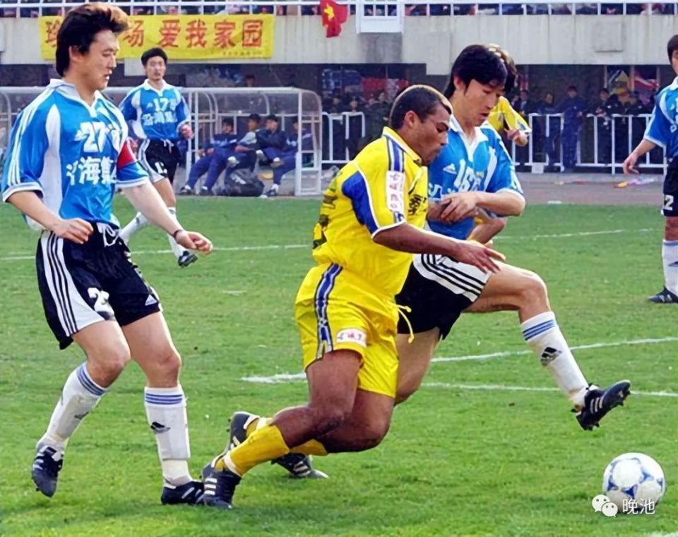 大连足球史上今天2001年王鹏绝杀季铭义打入生涯首球实德43陕西上演