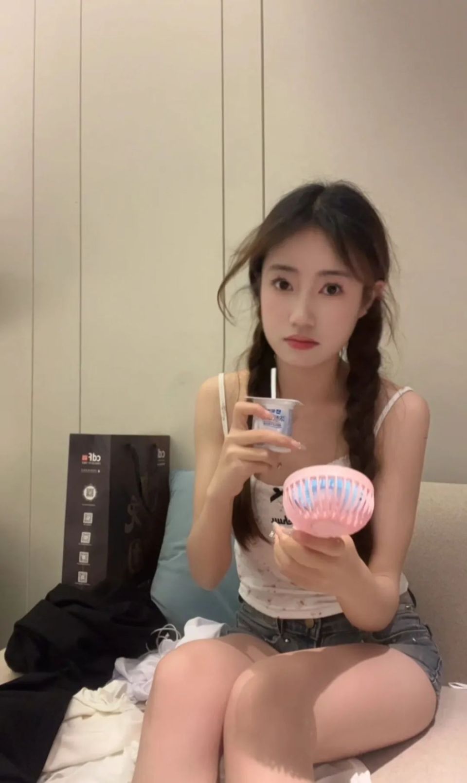 采访丨女球迷小7:期待c罗的欧洲杯_腾讯新闻