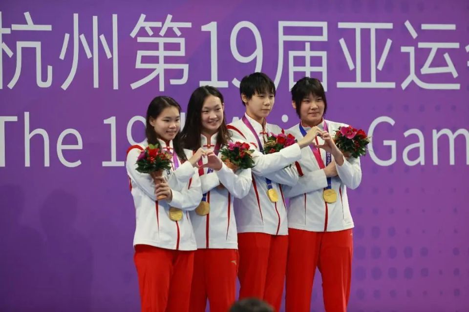 深圳泳将陈俊儿打破亚洲纪录