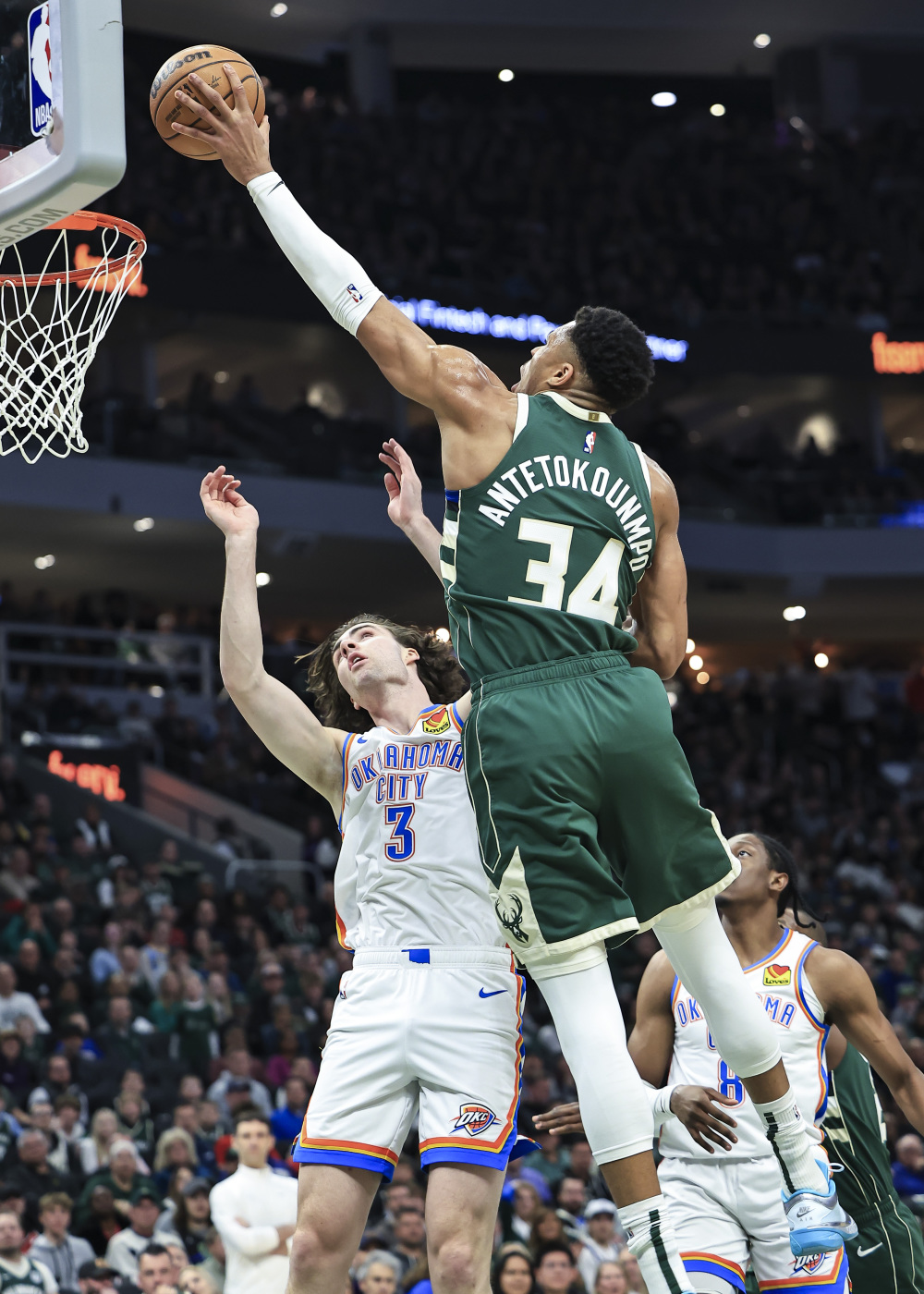 篮球nba常规赛雄鹿胜雷霆