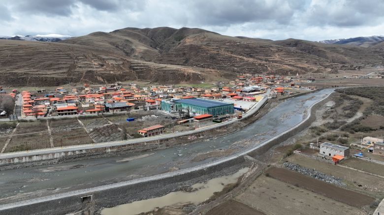 则曲河发源于壤塘县东北部,是大渡河的重要支流.