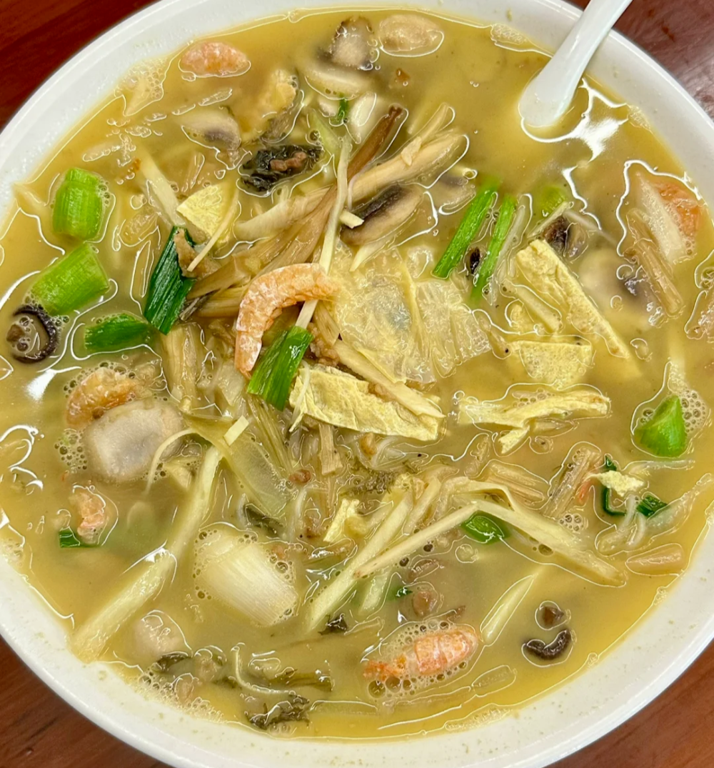 姜汤面/它的饼皮有些像蛋黄酥,海苔做馅,是咸甜口,香气清新馥郁,浙游