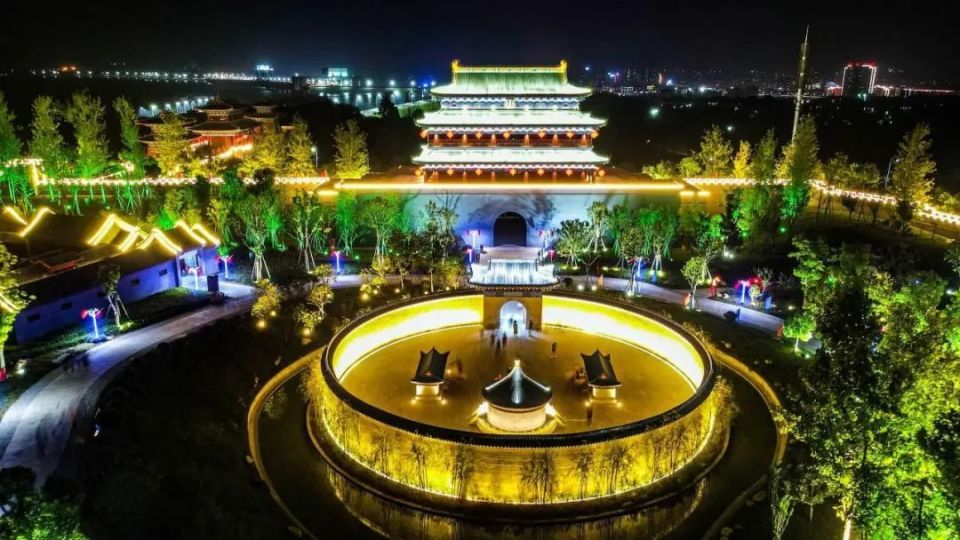 丹江口市以创建5a级景区为契机,按照库区观光,城区休闲,乡村度假"三位
