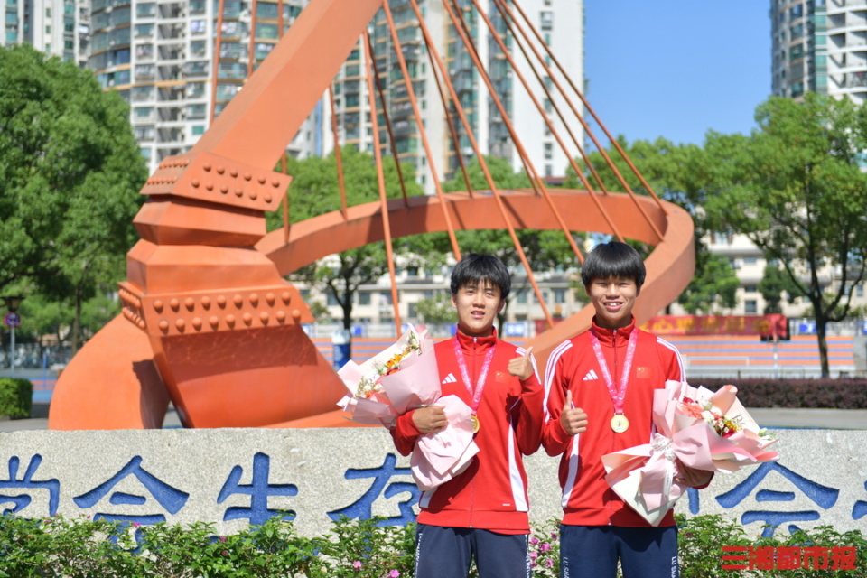 世界冠军!两名湖南学子来自麓山国际实验学校