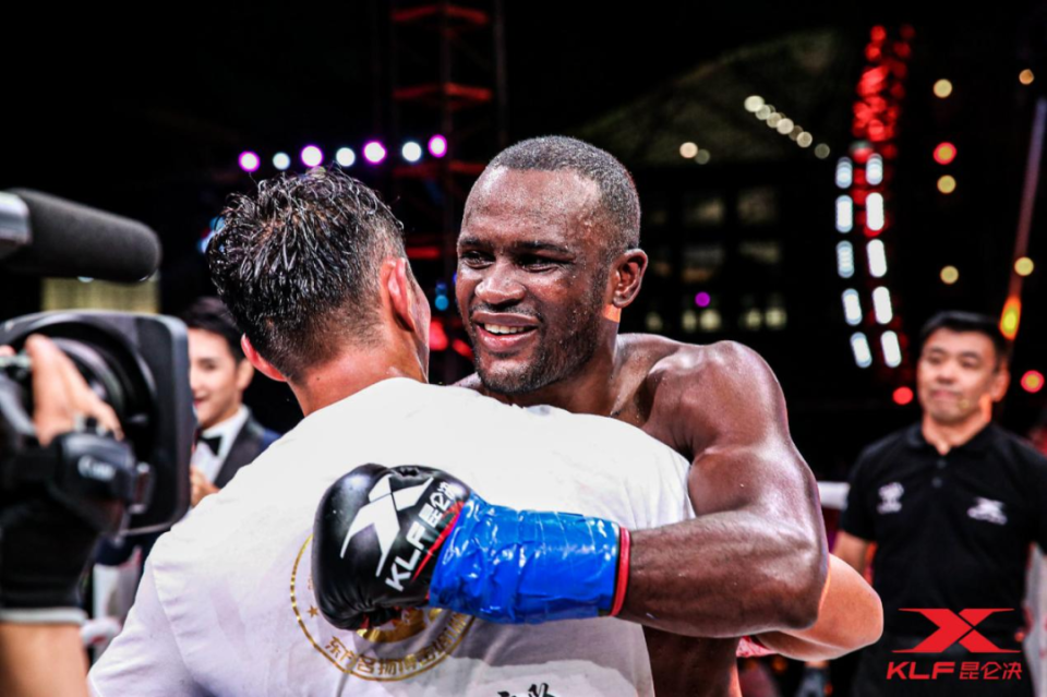 奈施·艾曼,长期居住在欧洲的西班牙,他在西班牙开始了自己的泰拳生涯