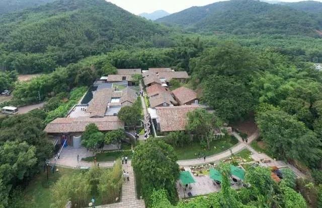 徐田村位于罗浮山南部的徐田村是一个极具历史文化资源的古村,已有300
