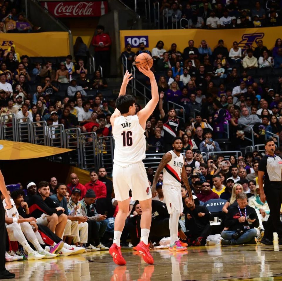 杨瀚森8分钟1分1板：成长很痛，但NBA不会为谁等待