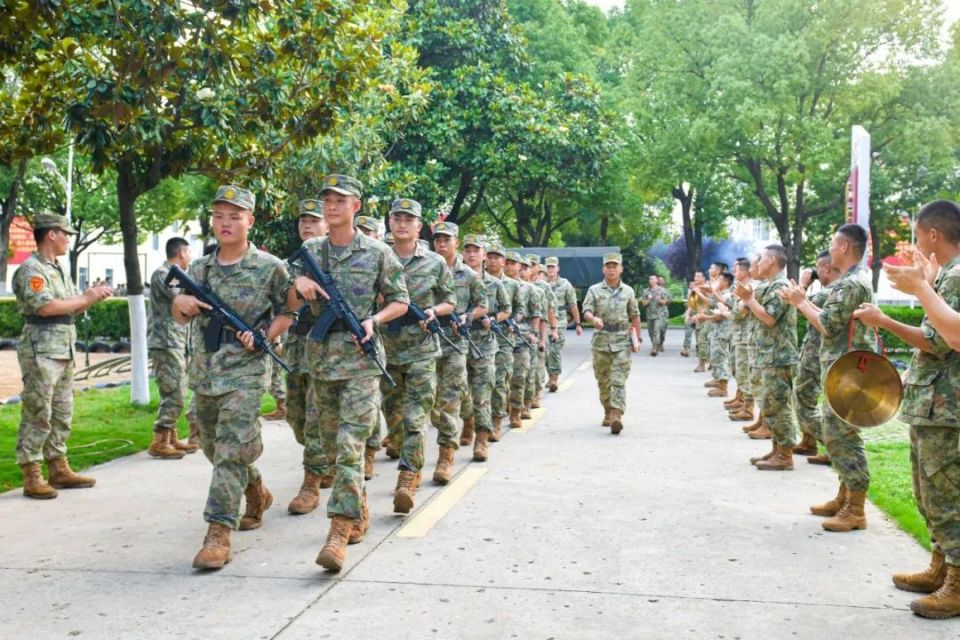 春季入伍新兵,下连!