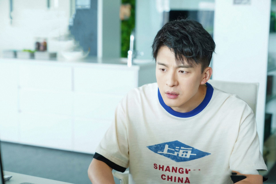 《欢笑老弄堂》:孙艺洲,邓家佳再次合作,亲戚爆改成情侣