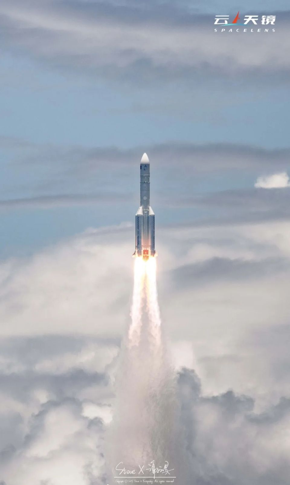 时隔八年,长五遥一火箭二级再入大气层