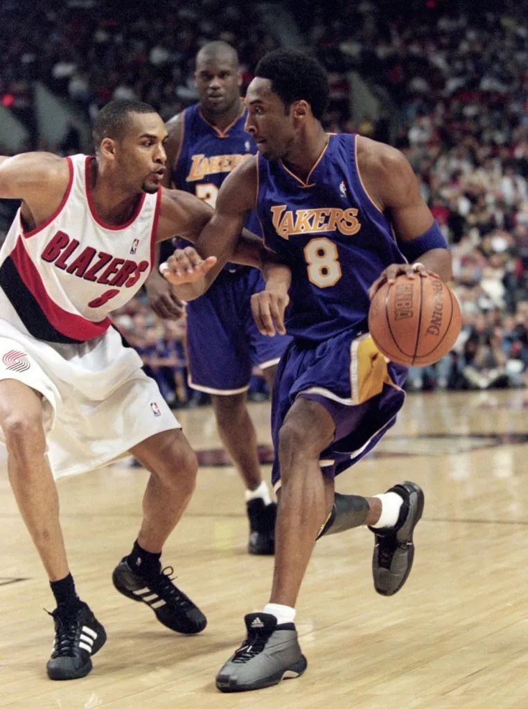 科比阿迪「季后赛战靴」确认复刻!是这个配色!