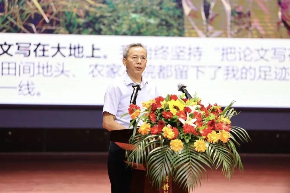全省优秀教师代表"教育家精神"2024年巡回宣讲活动开启第二组宣讲