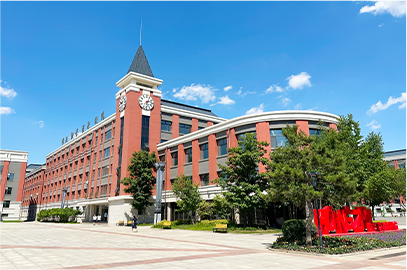 在追求卓越中打造"百年德强"展望未来,德强高中将乘胜前行回首过去