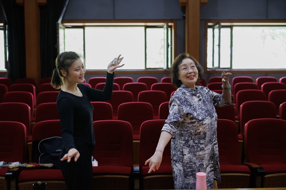 京剧白蛇传将登台国家大剧院阎桂祥亲授陈张霞表演以情动人