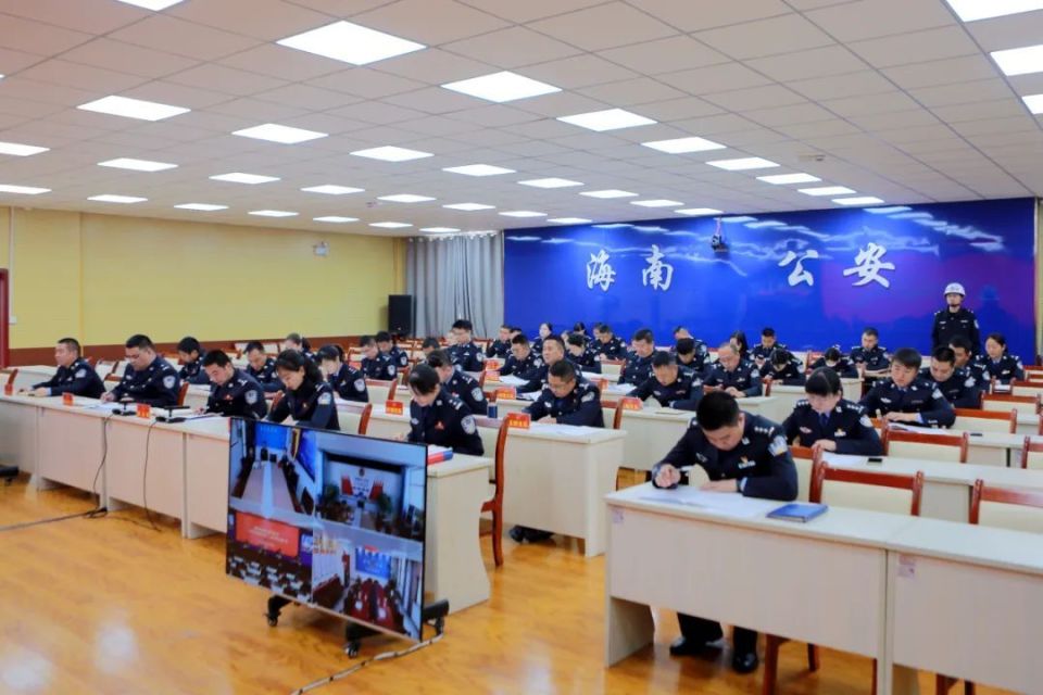 海南州公安局召开全州公安机关"深化落实年"动员部署会_腾讯新闻