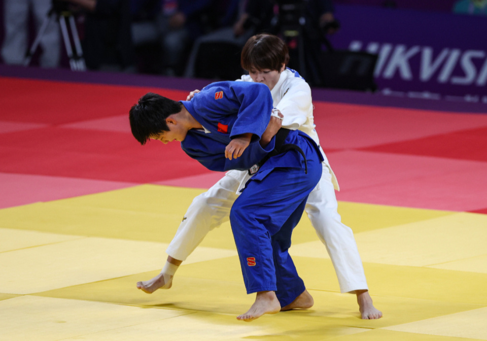 杭州亚运会女子63公斤级柔道决赛中国选手唐婧摘银